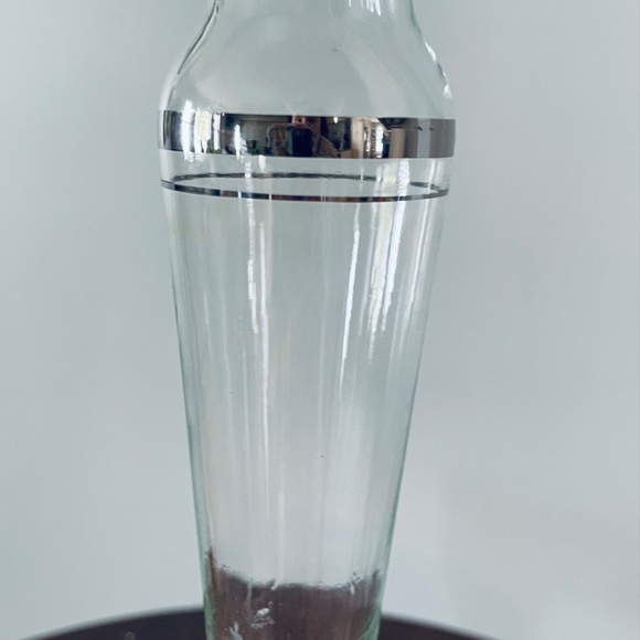 Vintage Clear glass bud vase with a fluted rim and silver band, Vintage Bud Vase - Picture 4 of 5